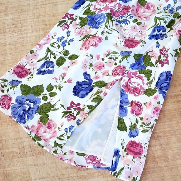 Reformation Kourtney Floral Midi Dress In Donna. 10 - Picture 5 of 13